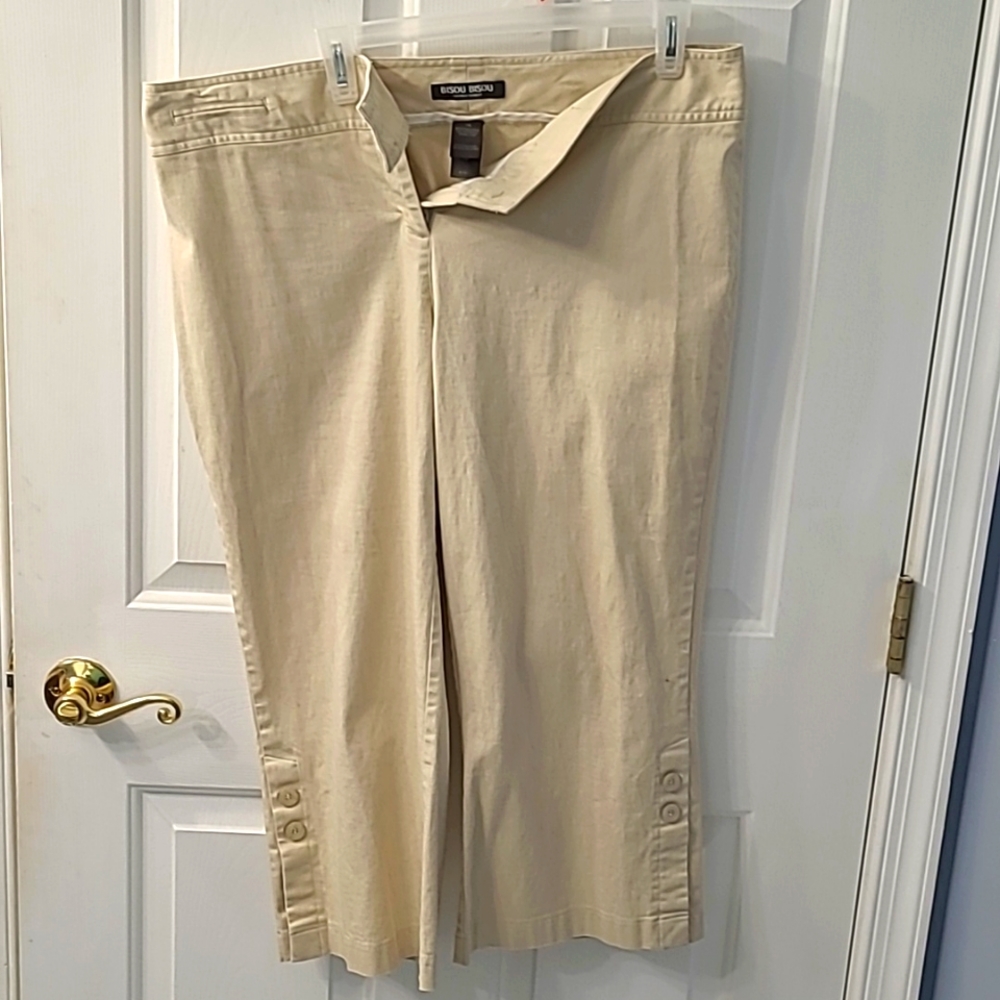Woman's Capri